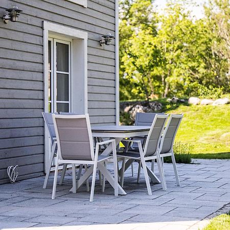 Exclusive Tranquil Villa By The Sea, Boat Available Drottningskär 外观 照片