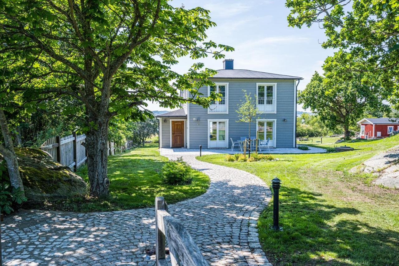 Exclusive Tranquil Villa By The Sea, Boat Available Drottningskär 外观 照片